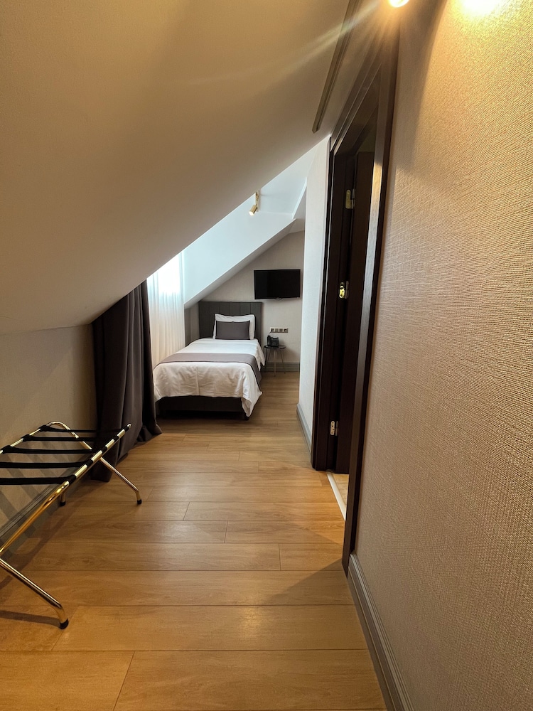 Kings Cross Hotel Istanbul 24/50