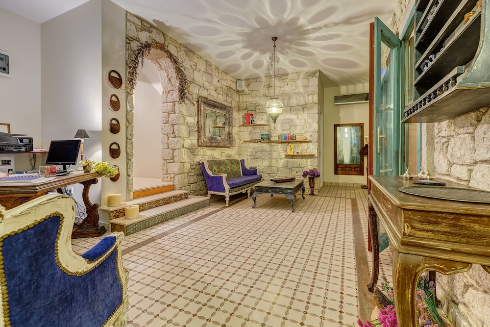 Vespera Hotel 32/43