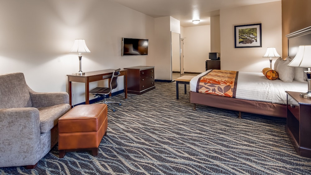 Best Western Plus Battle Ground Inn & Suites 17/36