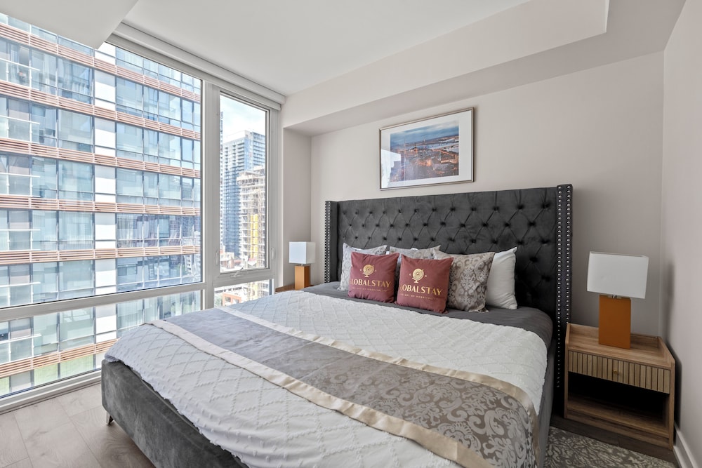 Teahouse Condos in Downtown Toronto 10/50