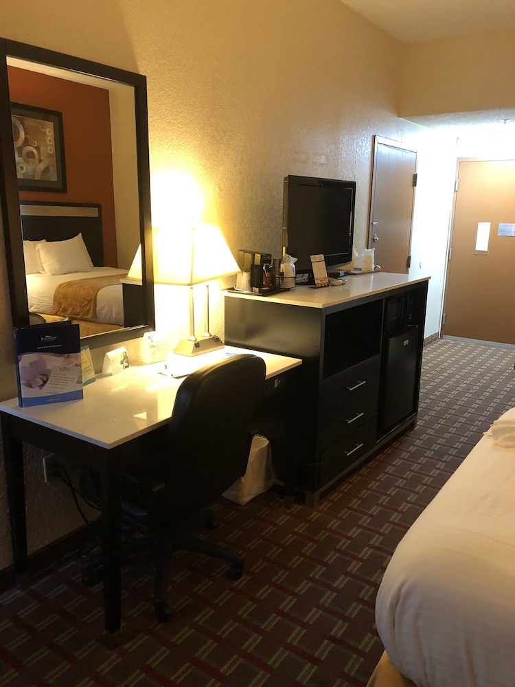 Baymont By Wyndham Cincinnati 34/39