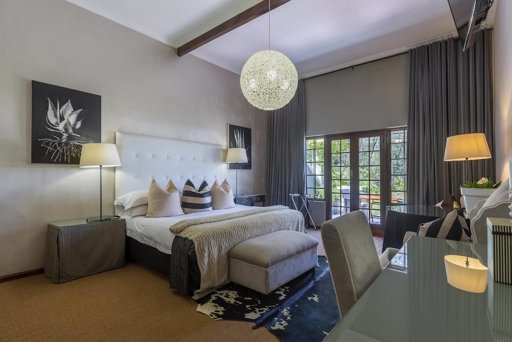 Lairds Lodge 7/36