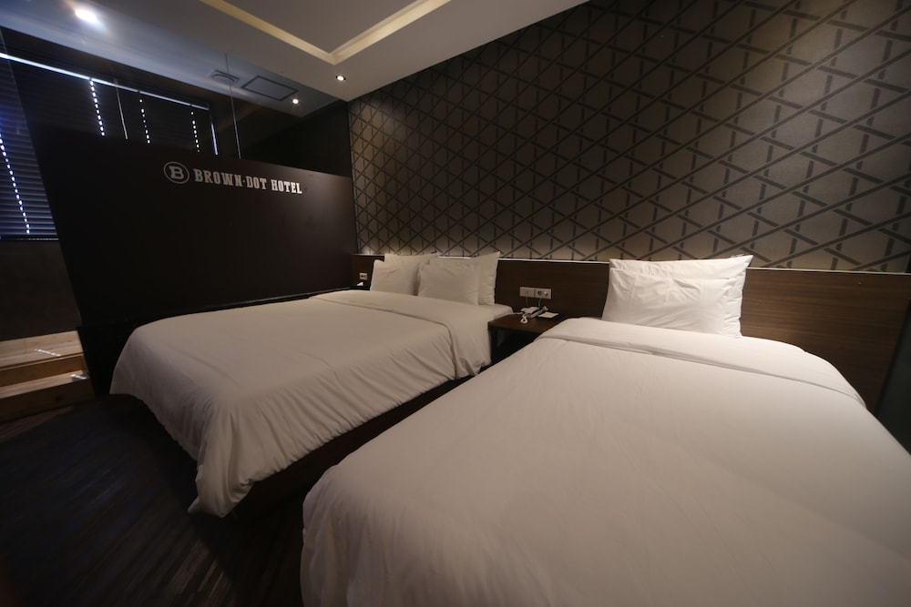 EXECUTIVE, TWIN BEDS