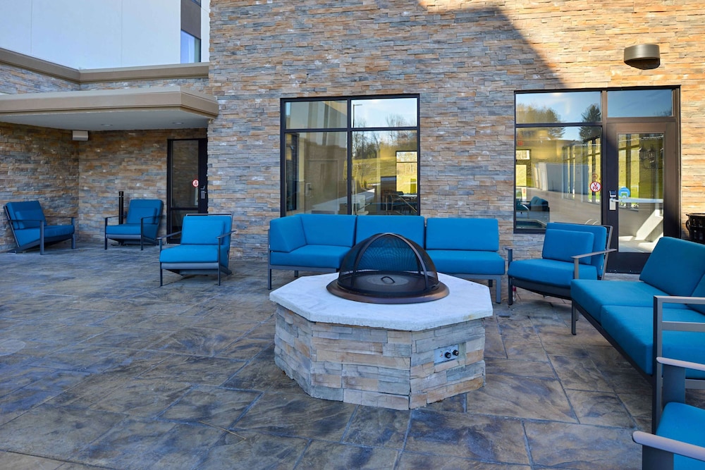 Hampton Inn & Suites Albany/East Greenbush 29/46