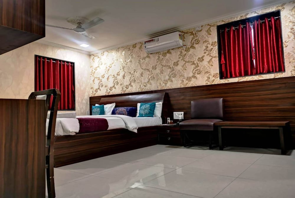 SAI SHARAN STAY INN 13/24