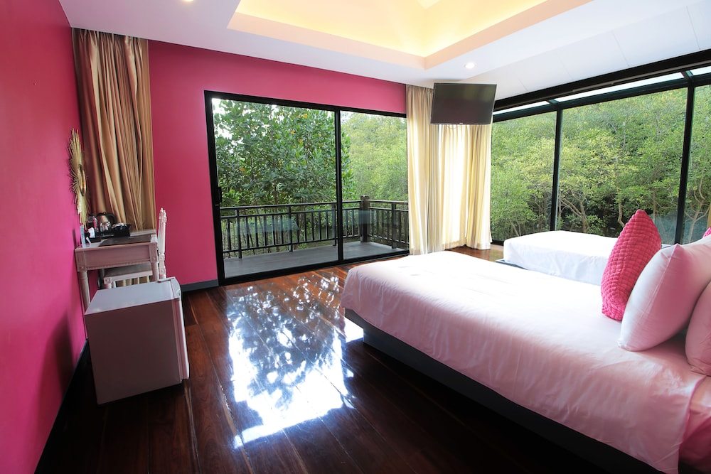 Way Hotel 34/73