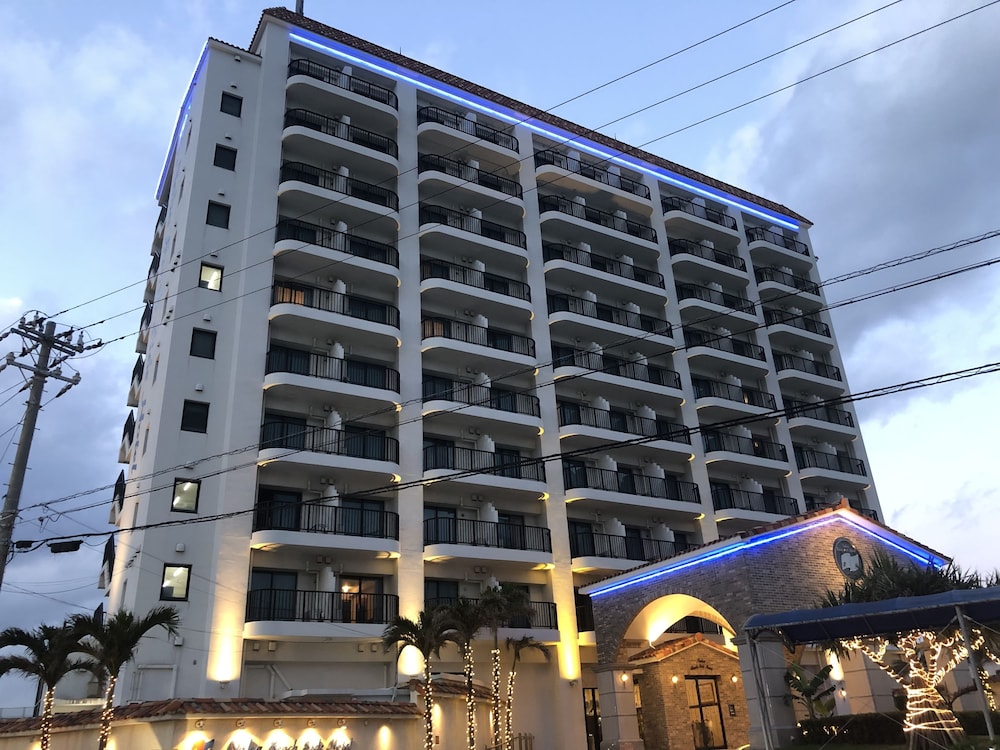 Naha Beach Side Hotel 4/71