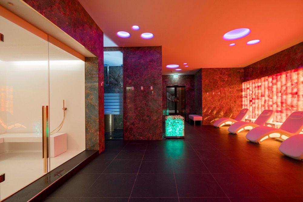 The Promenade Luxury Wellness Hotel 40/68