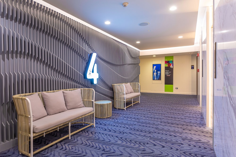Hotel Clover Patong Phuket 52/75