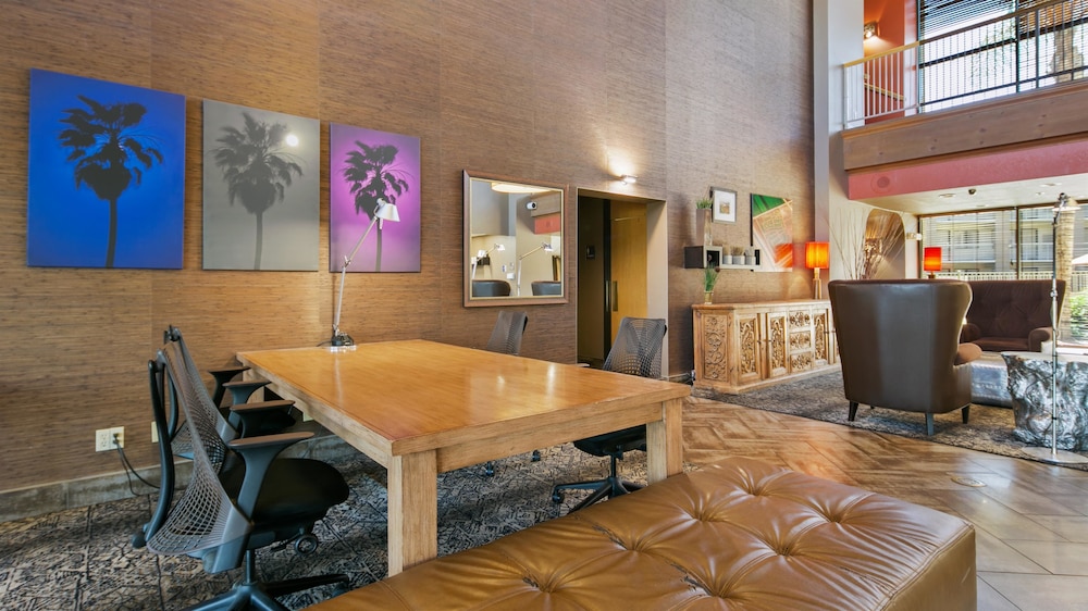 Best Western Plus Scottsdale Thunderbird Suites 31/46