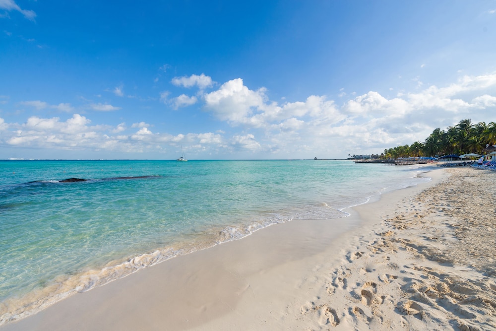 Ixchel Beach Hotel 44/50