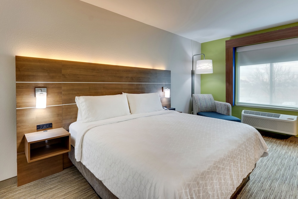 Holiday Inn Express Hotel Suites Waxahachie 35/74