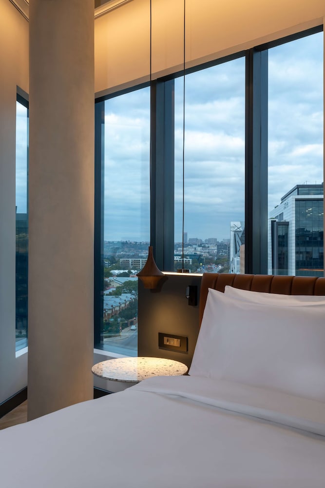 Radisson RED Hotel, Johannesburg Rosebank 18/75