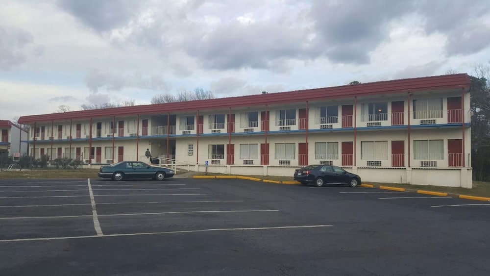 Flagship Inn 37/38
