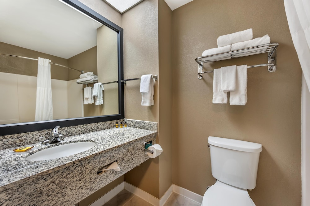 غرفة قياسية بسرير كينج، Best Western Plus Boulder Louisville 9/10