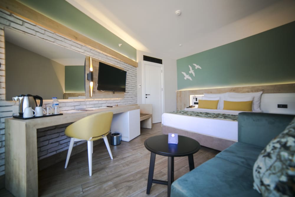 Sailors Beach Club 19/35