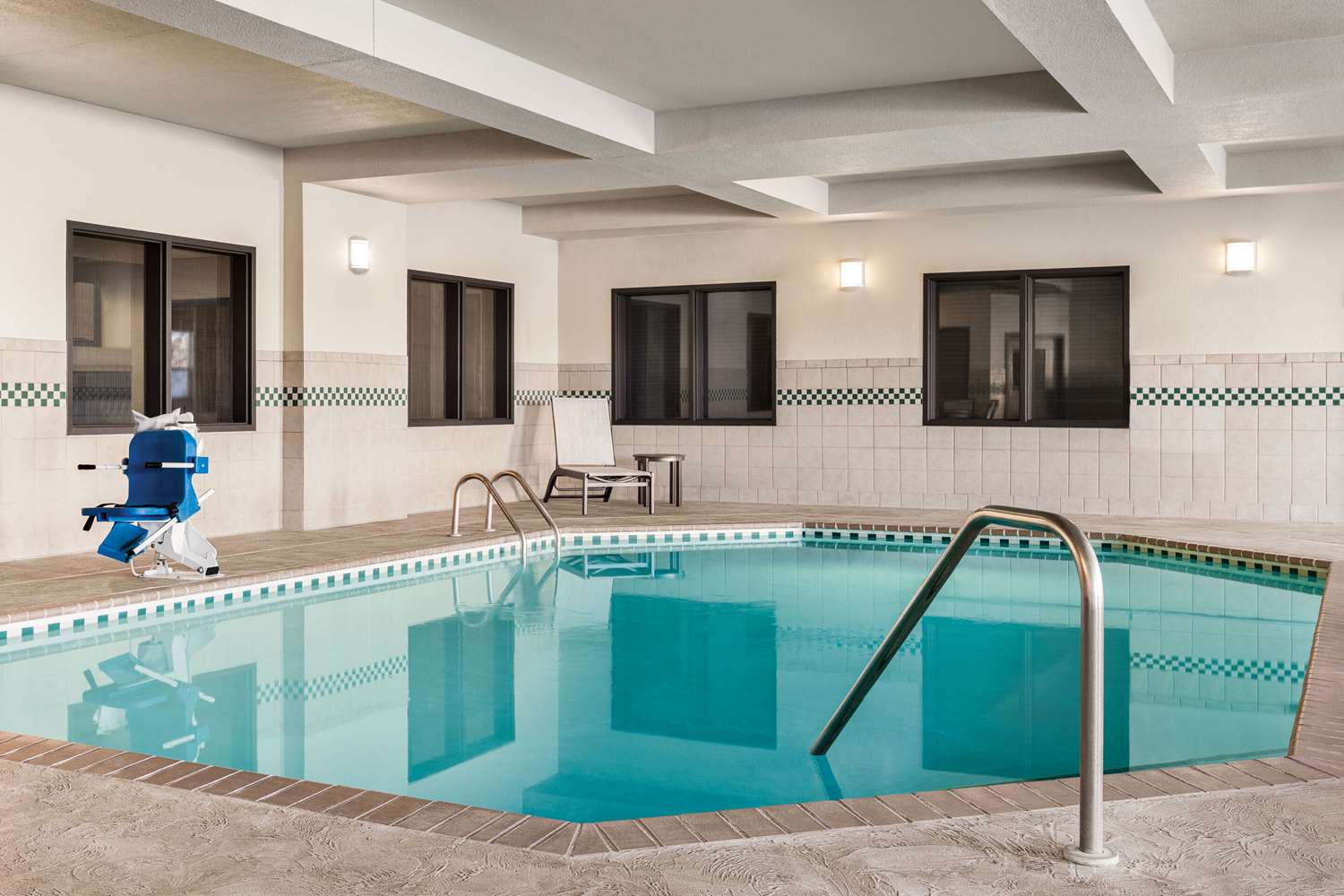 Country Inn and Suites by Radisson St Cloud East MN 16/34