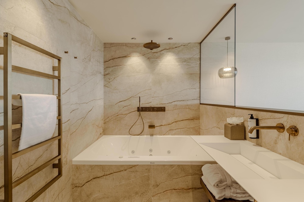 Hotel Le Christina 51/54