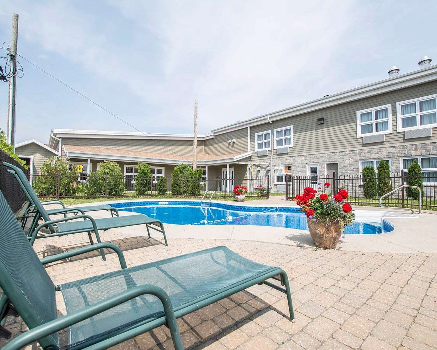 Econo Lodge Inn & Suites Montmagny QC 6/18