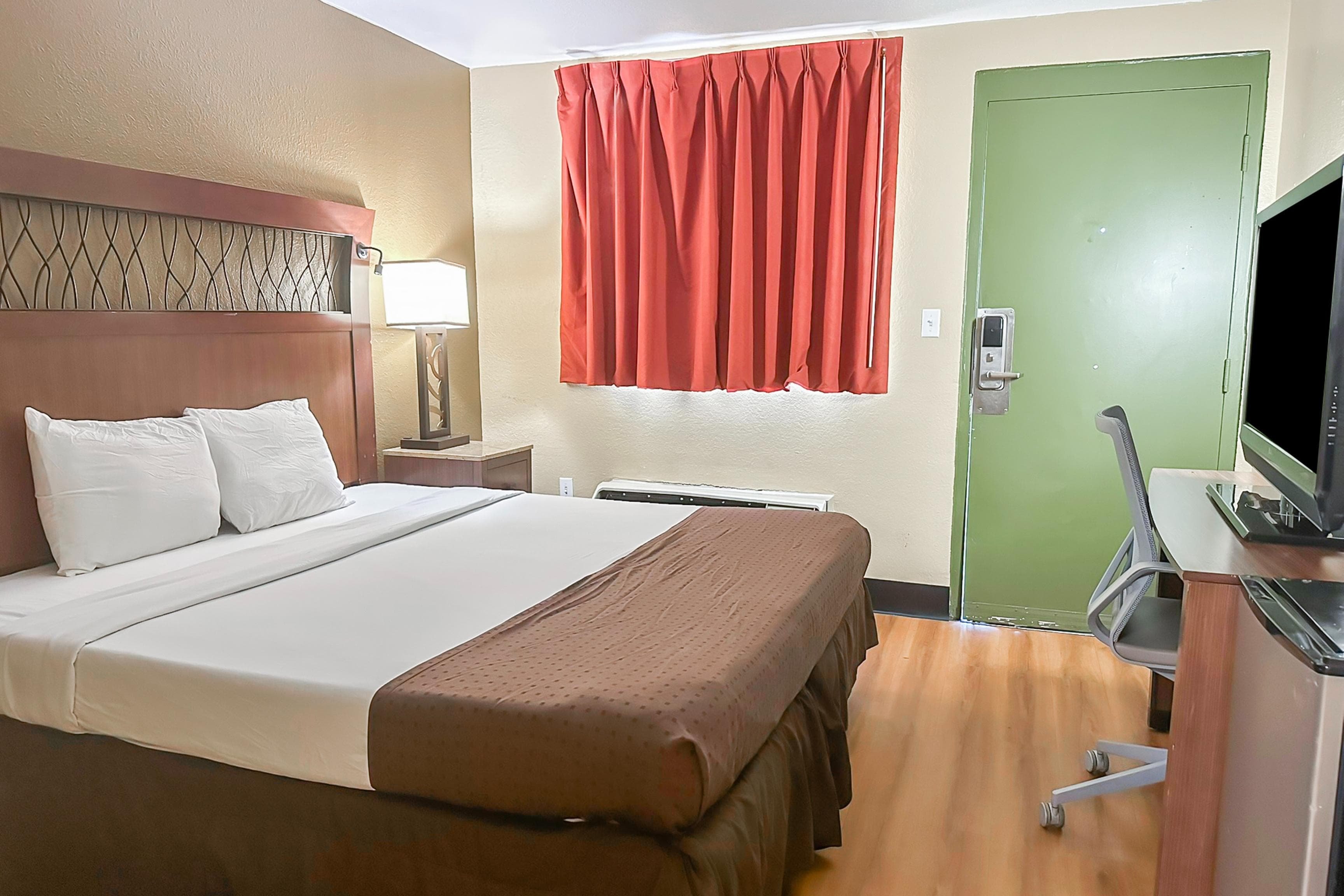 ROOM, KING BED