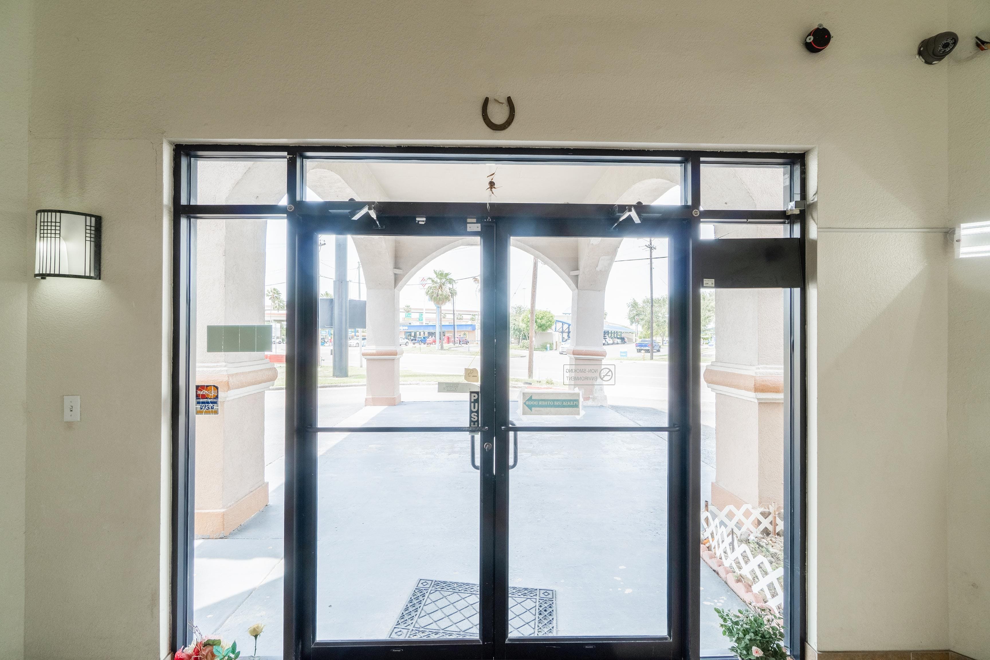 Lone Star Inn & Suites Harlingen TX 32/60