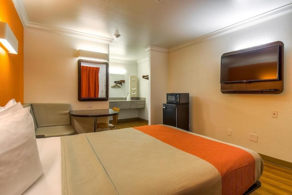 Motel6 Menifee, CA 45/71