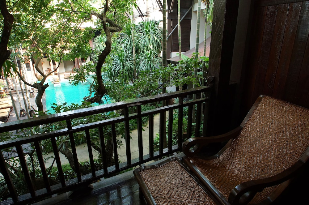 YANTARASRI RESORT 57/67