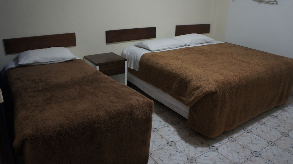 ROOM, TRIPLE