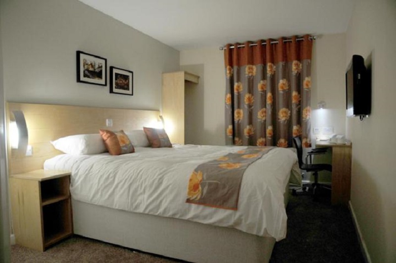 Royal George Hotel 10/25