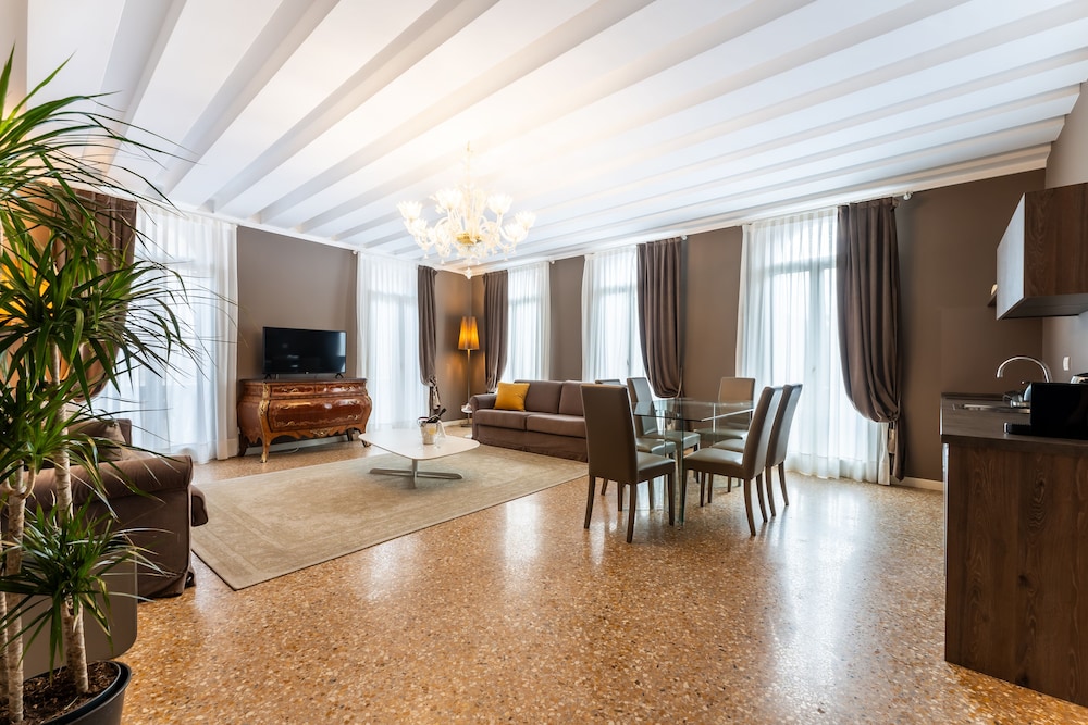 San Teodoro Palace 54/66