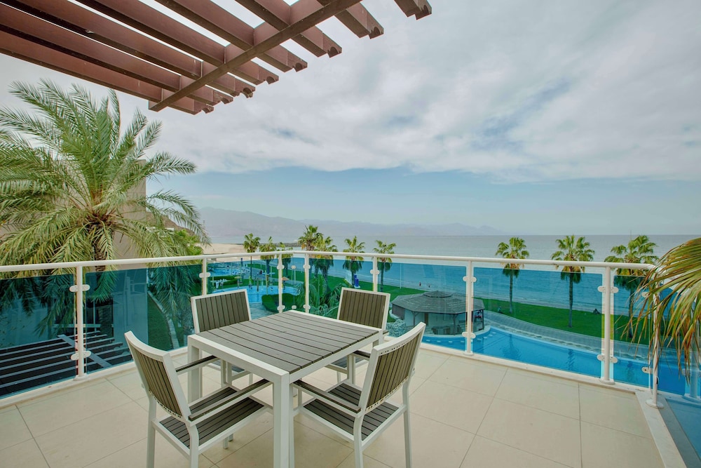 Radisson Blu Resort, Fujairah 3/50