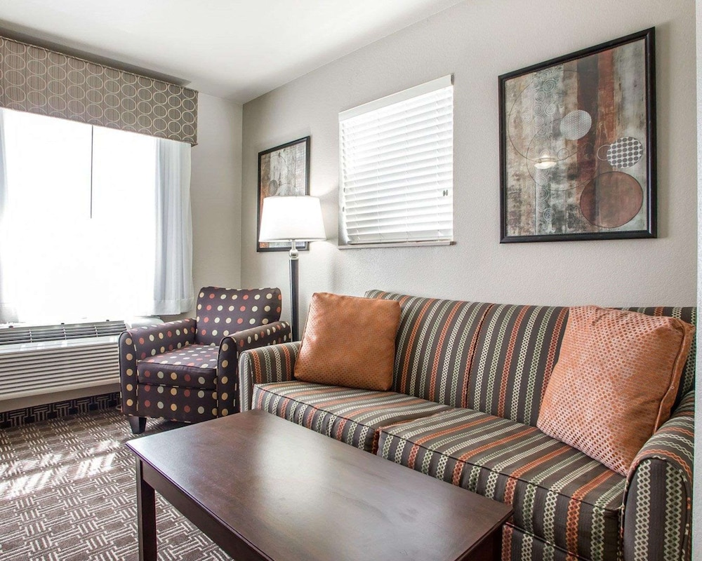 MainStay Suites St. Robert - Fort Leonard Wood 40/61