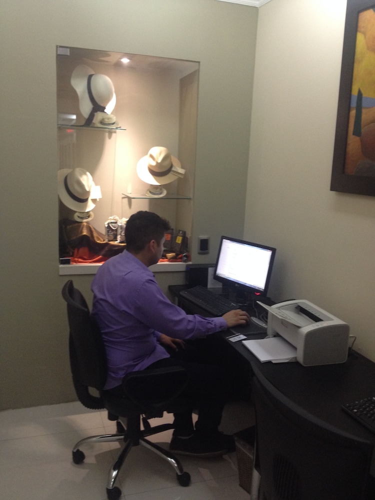 Ramada Hotel Guayaquil 32/45