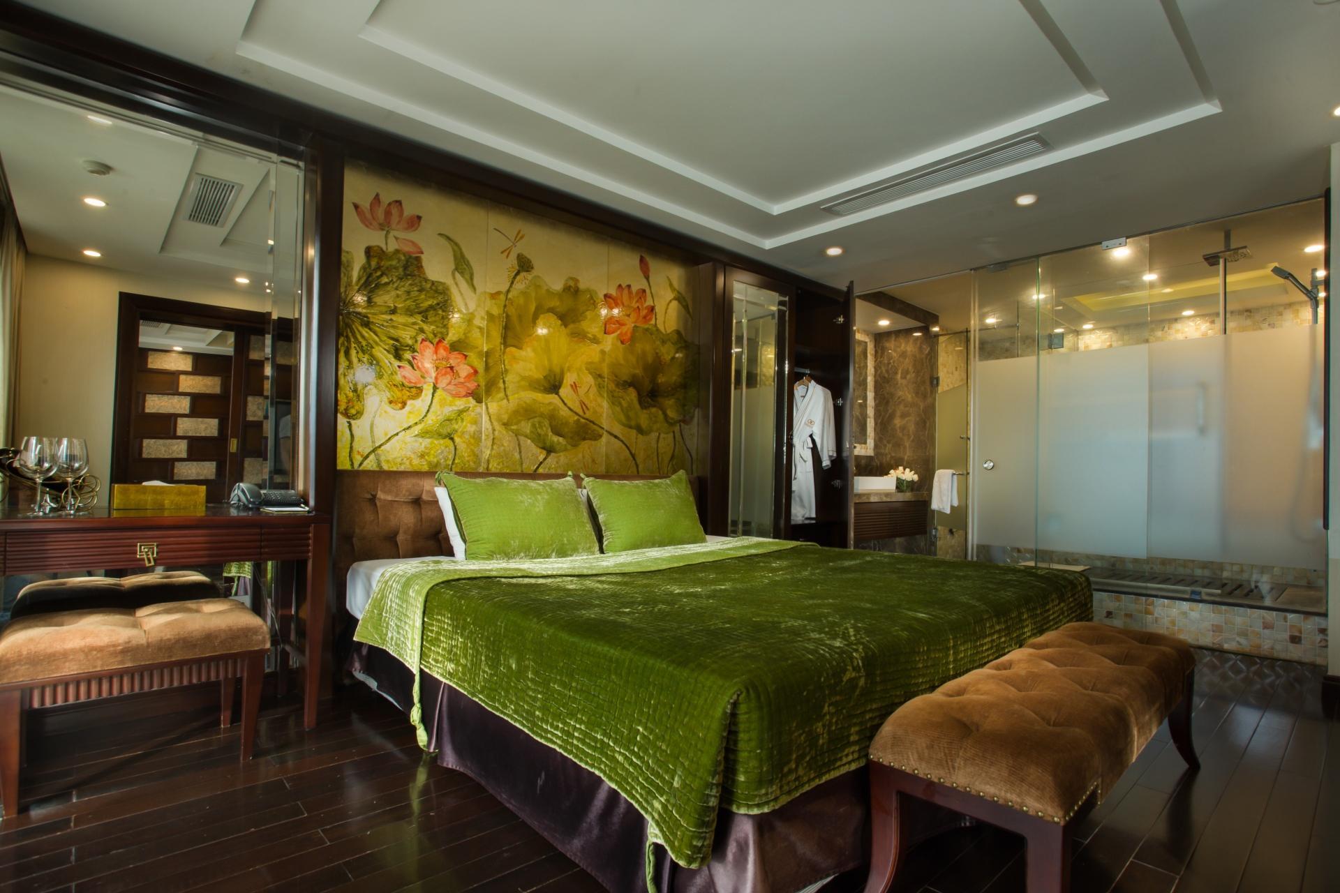 Golden Silk Suite