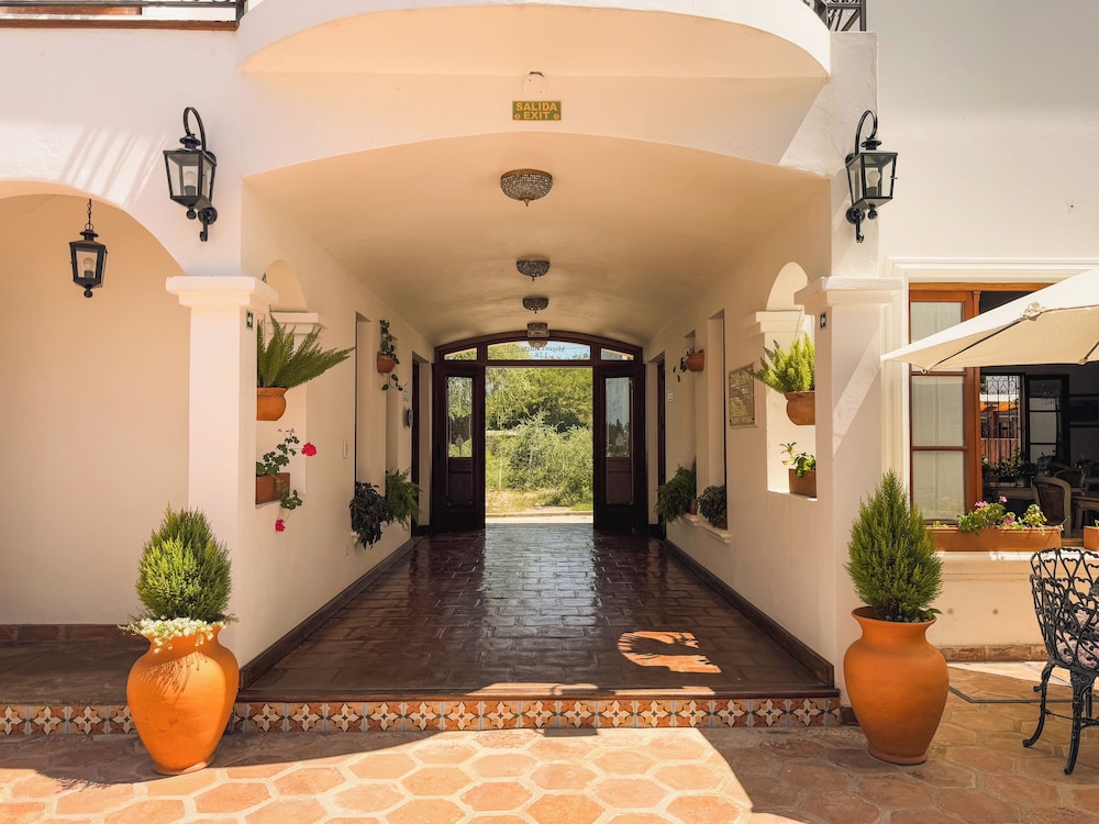 Iraola Hotel Boutique 3/24
