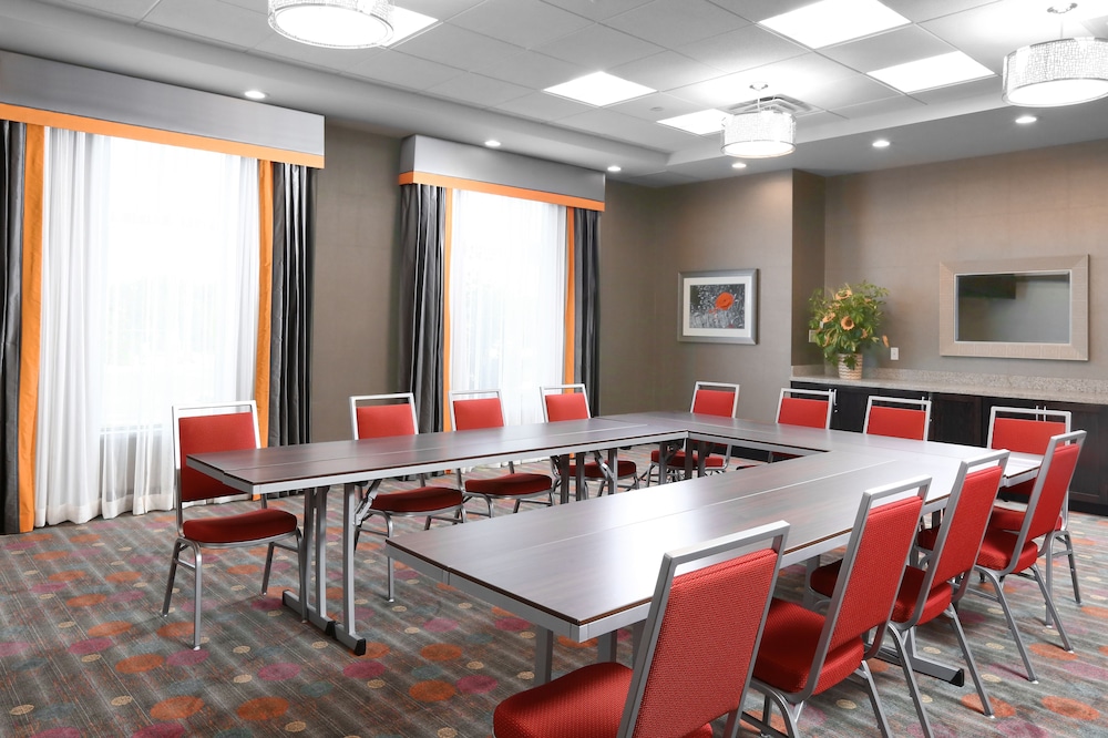 Holiday Inn Express Moline - Quad Cities Area 58/73