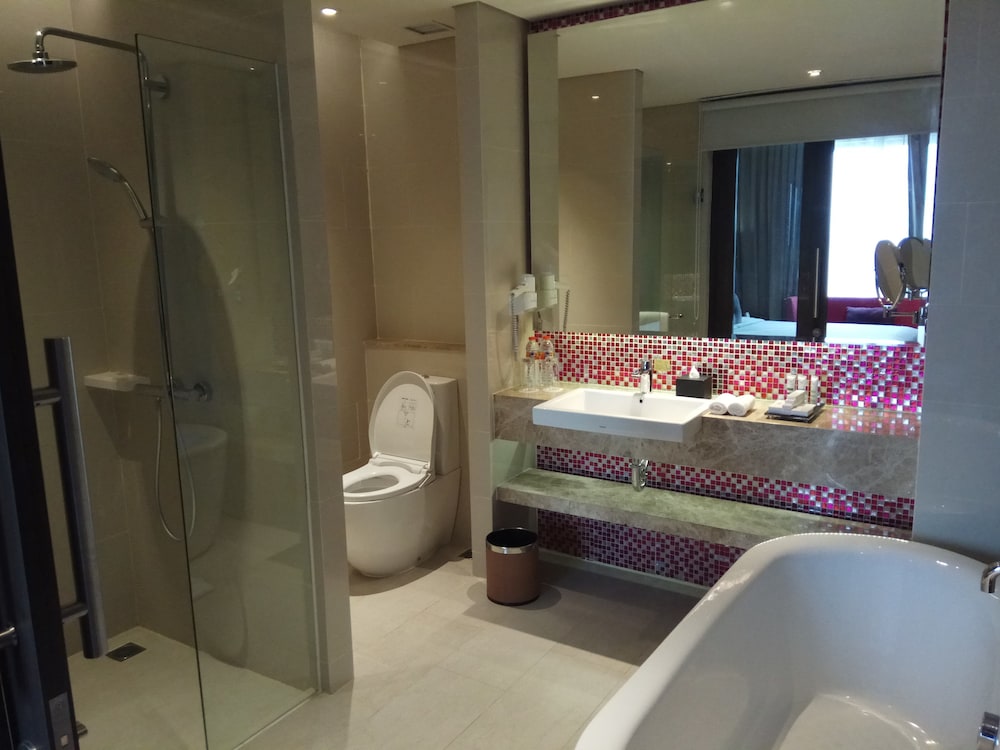 Mercure Karawang 65/66