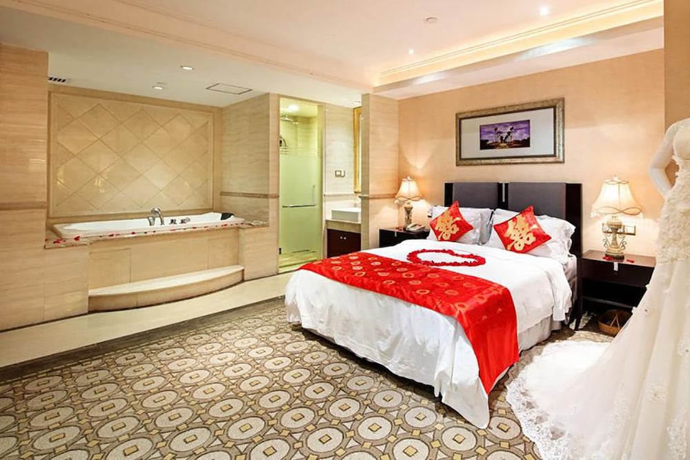 ROYAL MEDITERRANEAN HOTEL 12/47
