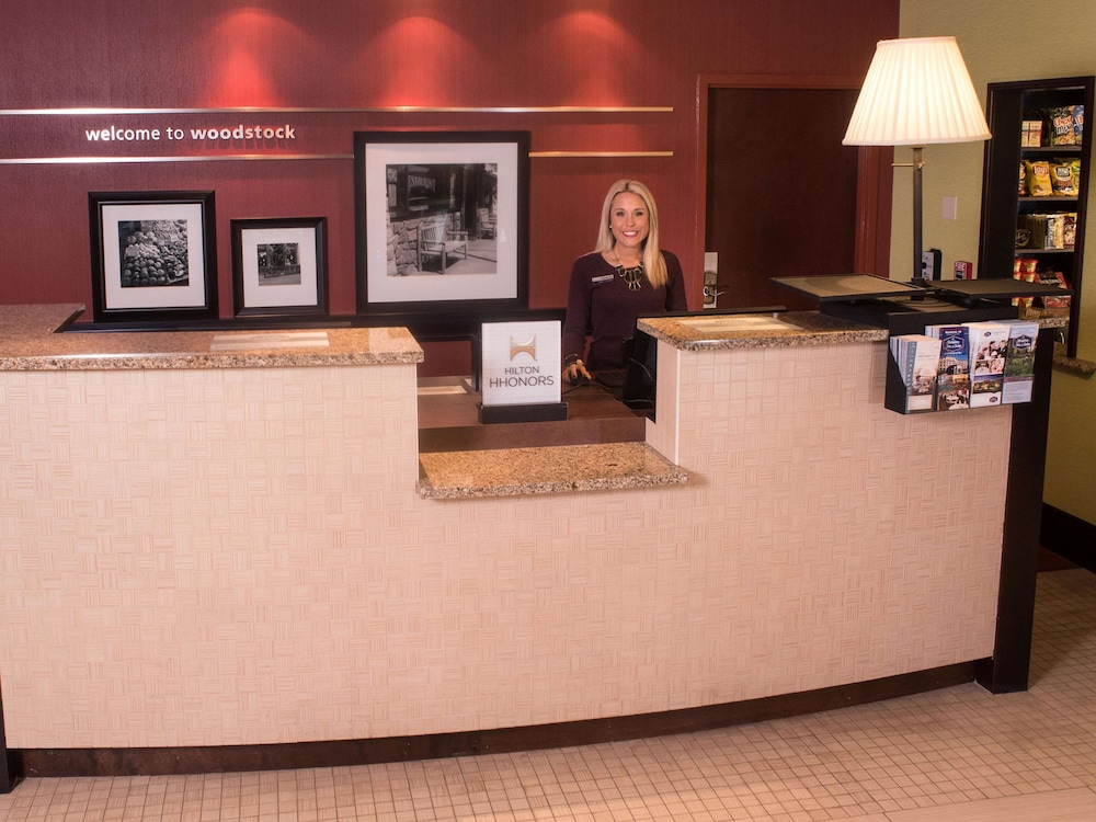 Hampton Inn And Suites Woodstock 48/74