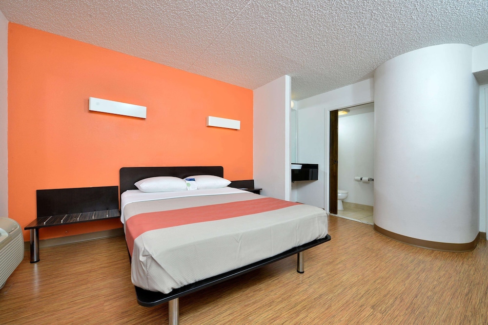 Motel6 Plano, TX - West - Frisco 16/25