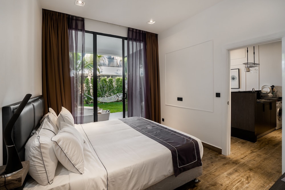 White Boutique Hotel and Residences 23/72