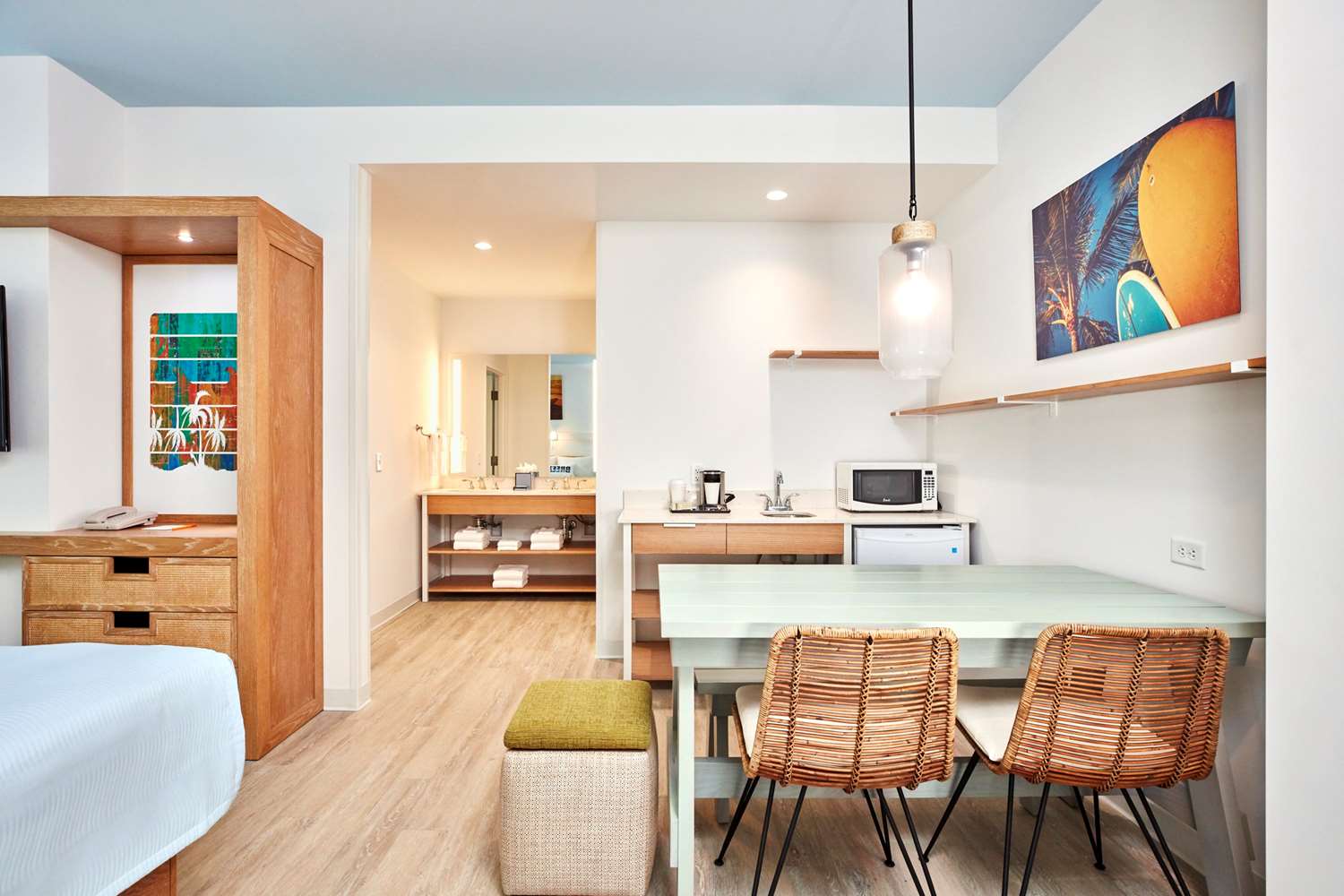 Universal's Endless Summer Resort - Dockside Inn and Suites 19/25