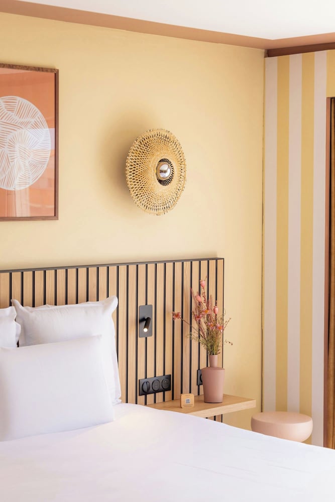 Premium, Queen Bed, Terrace View