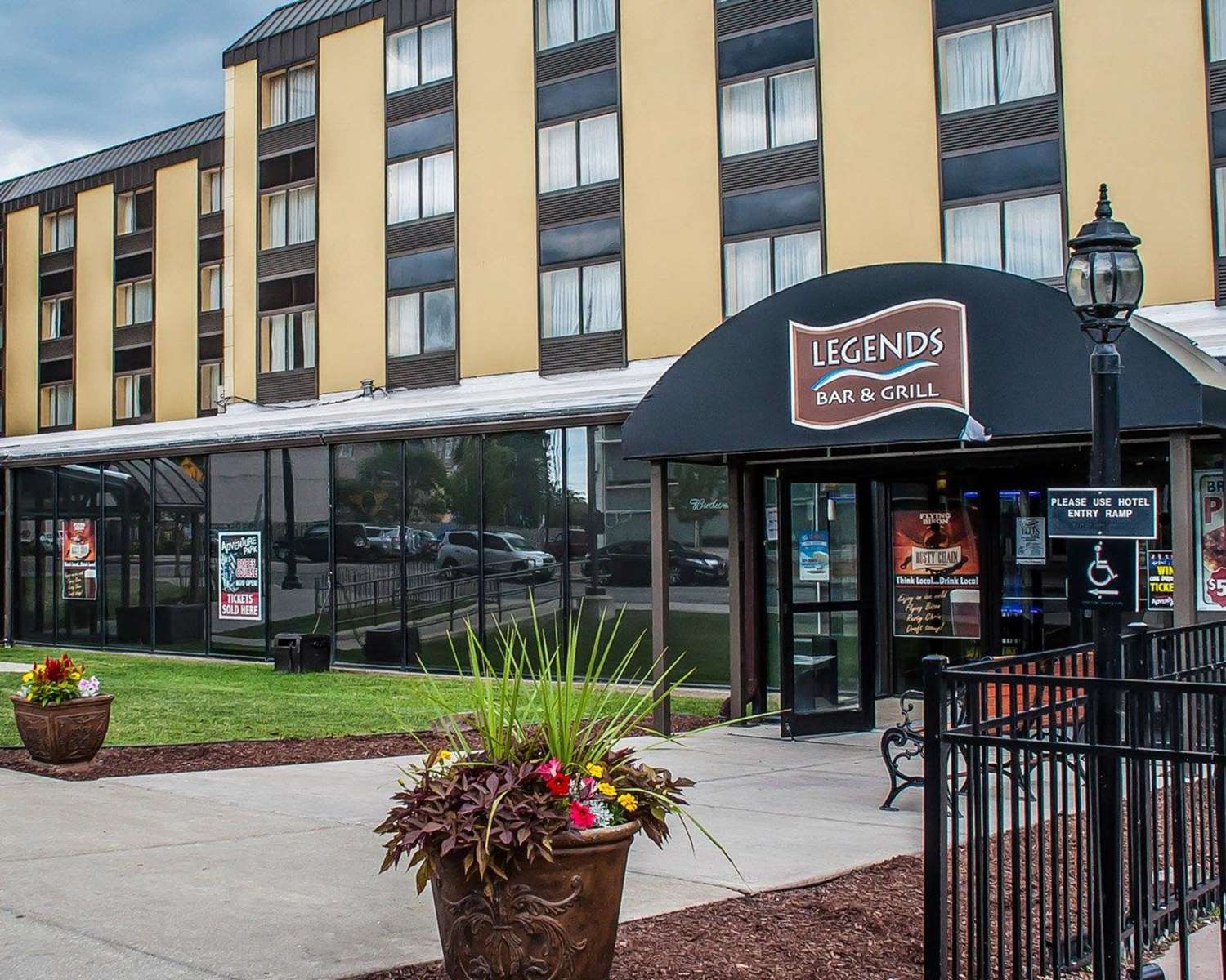 Quality Hotel & Suites At The Falls 5/51