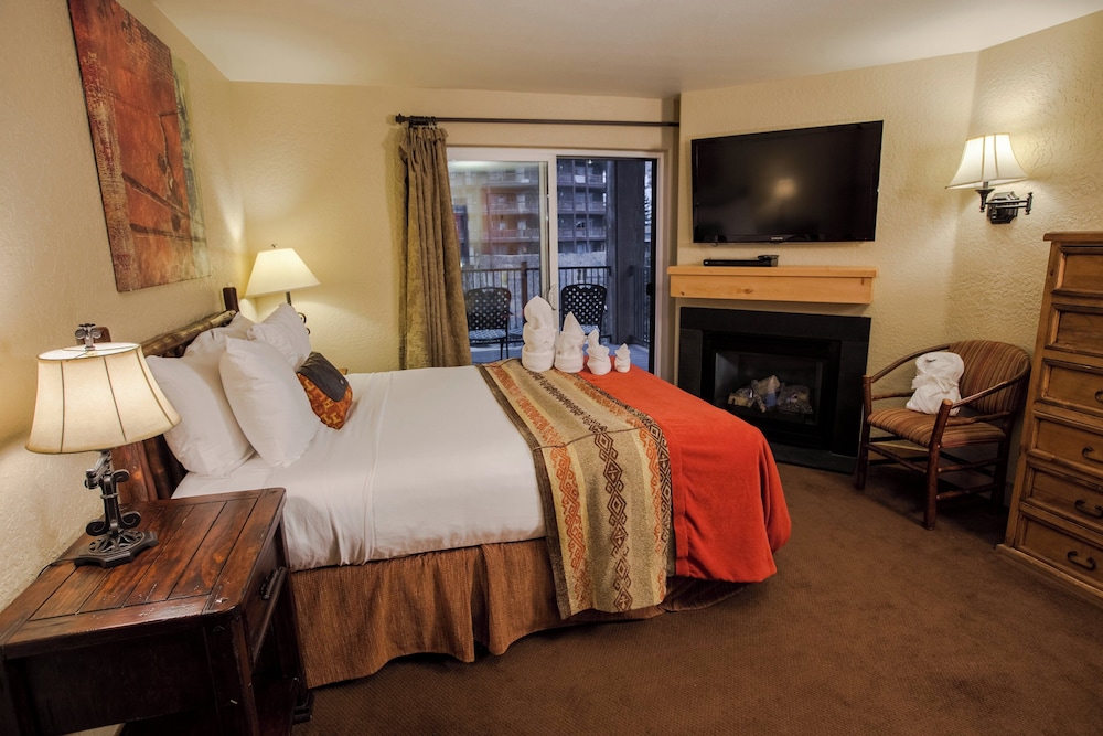 1 Bedroom, Condominium, Loft, Queen Bed, 2 Sofa