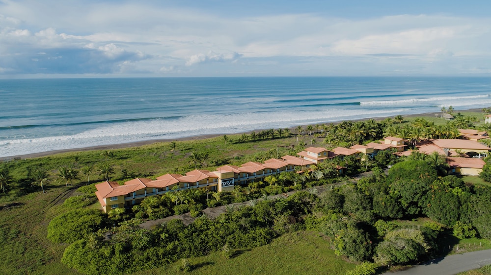 Las Olas Beach Resort 46/50