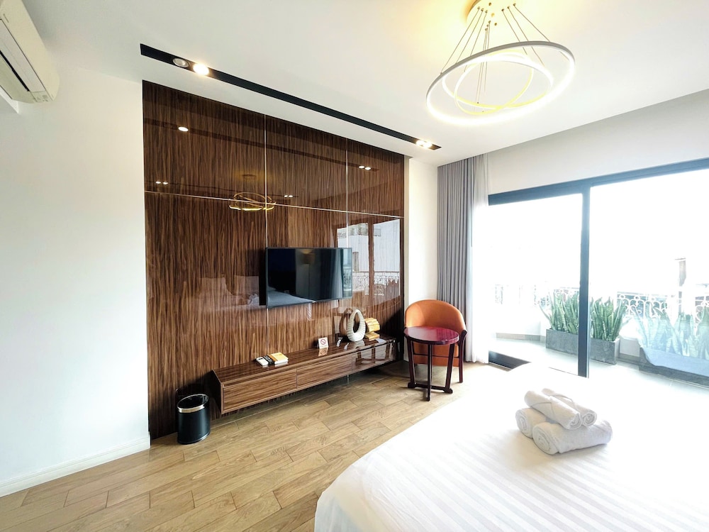 Royal Dragon Boutique Hotel 48/59