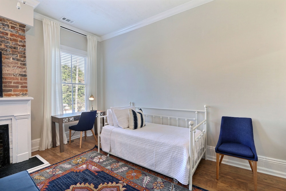 Gallery Stays - Parkside Manor 17/52