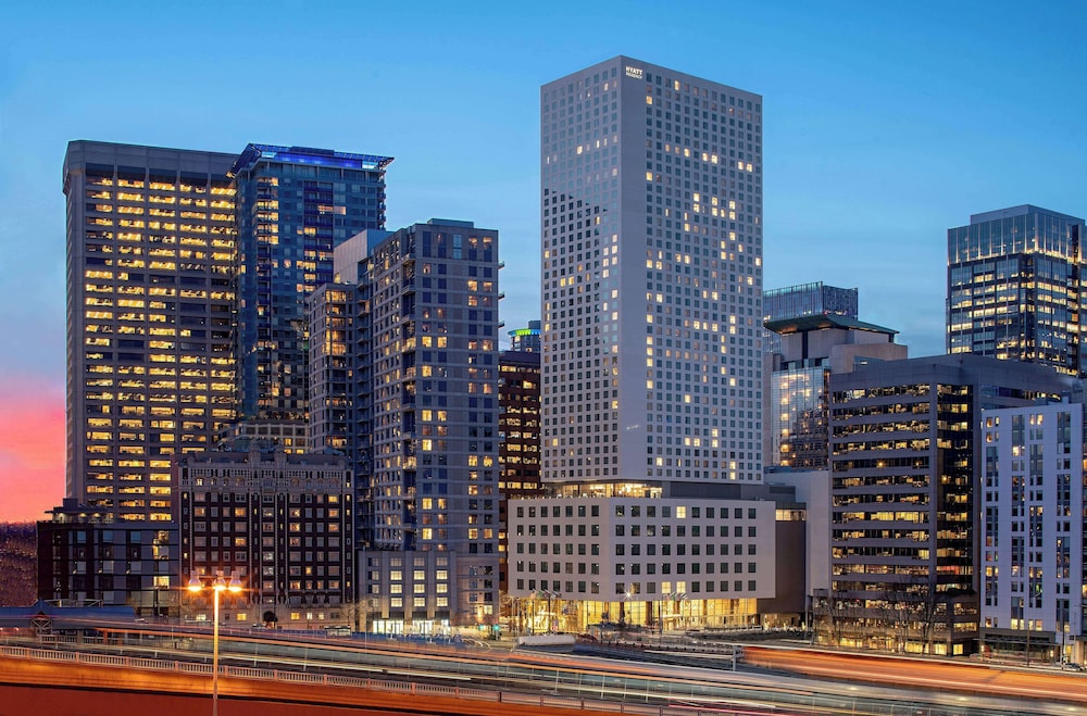 Hyatt Regency Seattle 56/63