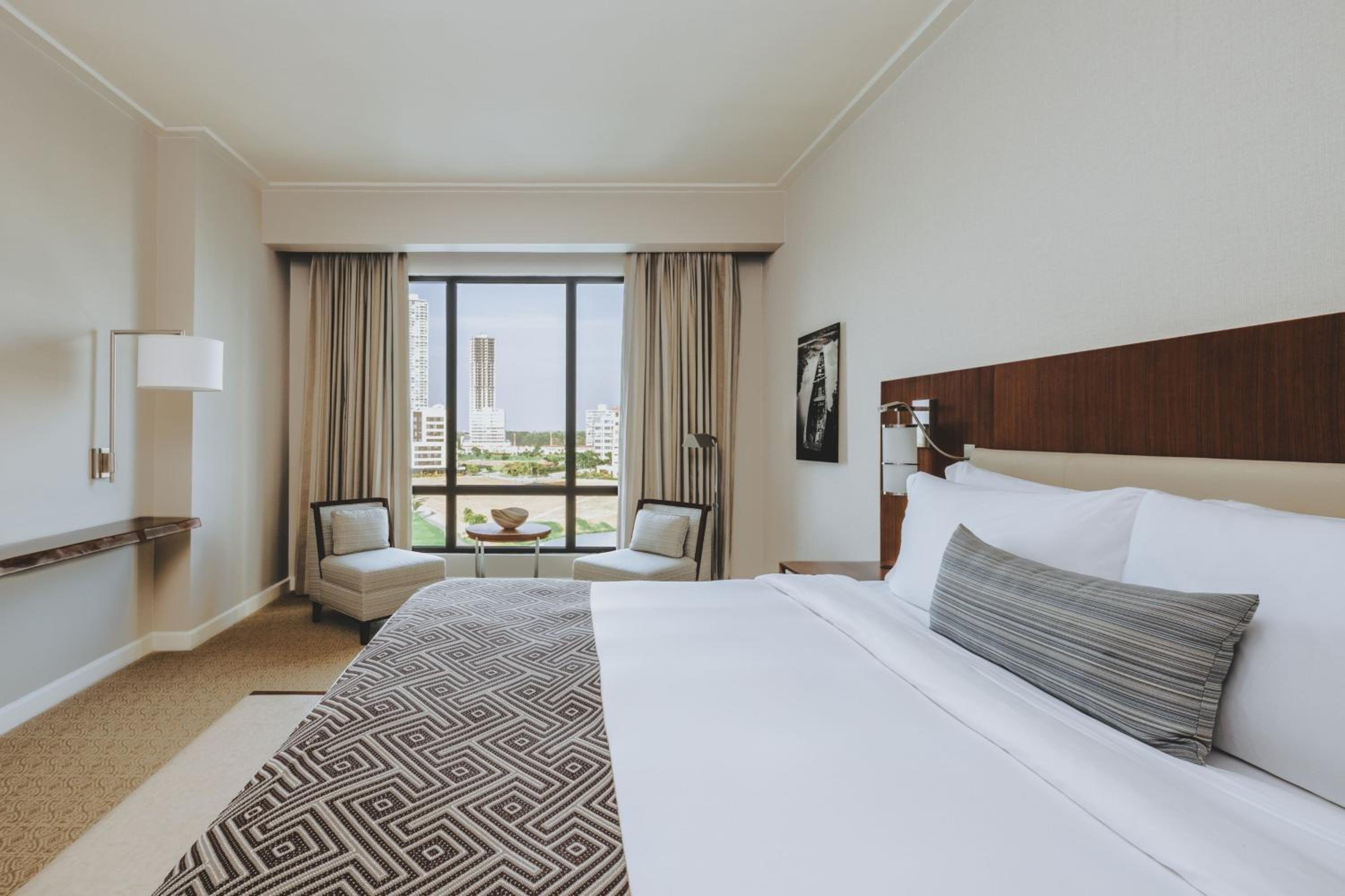 Grand, Suite, King Bed, Golf Course View